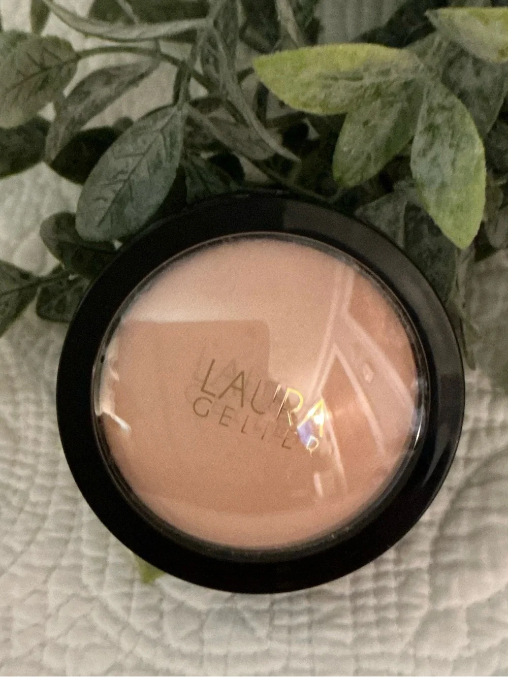 Laura Geller Pressed Setting Powder in Beige-Tan